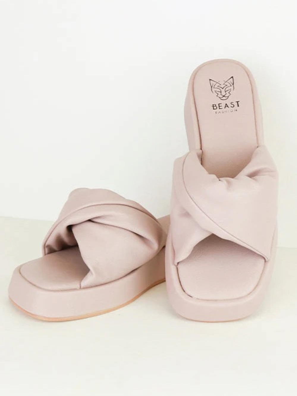 BEAST FASHION Women’s Taupe/Cream Leather Sandals